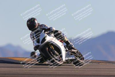 media/Nov-06-2023-Moto Forza (Mon) [[ce023d0744]]/3-Intermediate Group/Session 5 (Turn 9)/